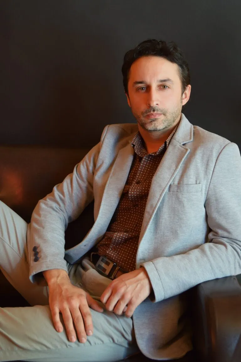 pexels-victoria-borodinova-768×1155